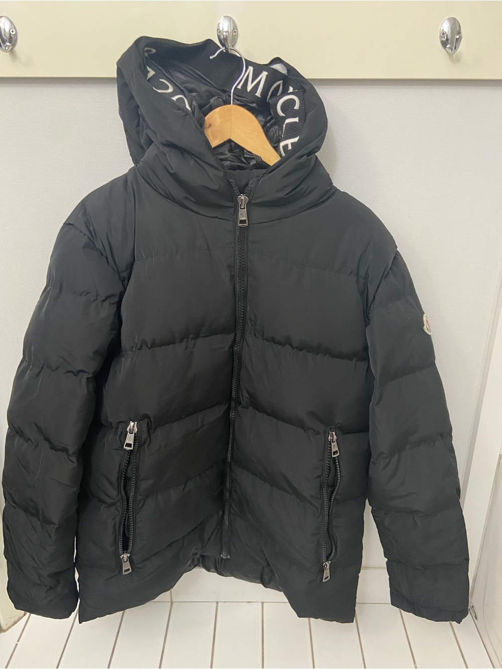 Moncler Fashionable Unisex Black Puffer Jacket w/Hood Sz XL women- Sz L Men -